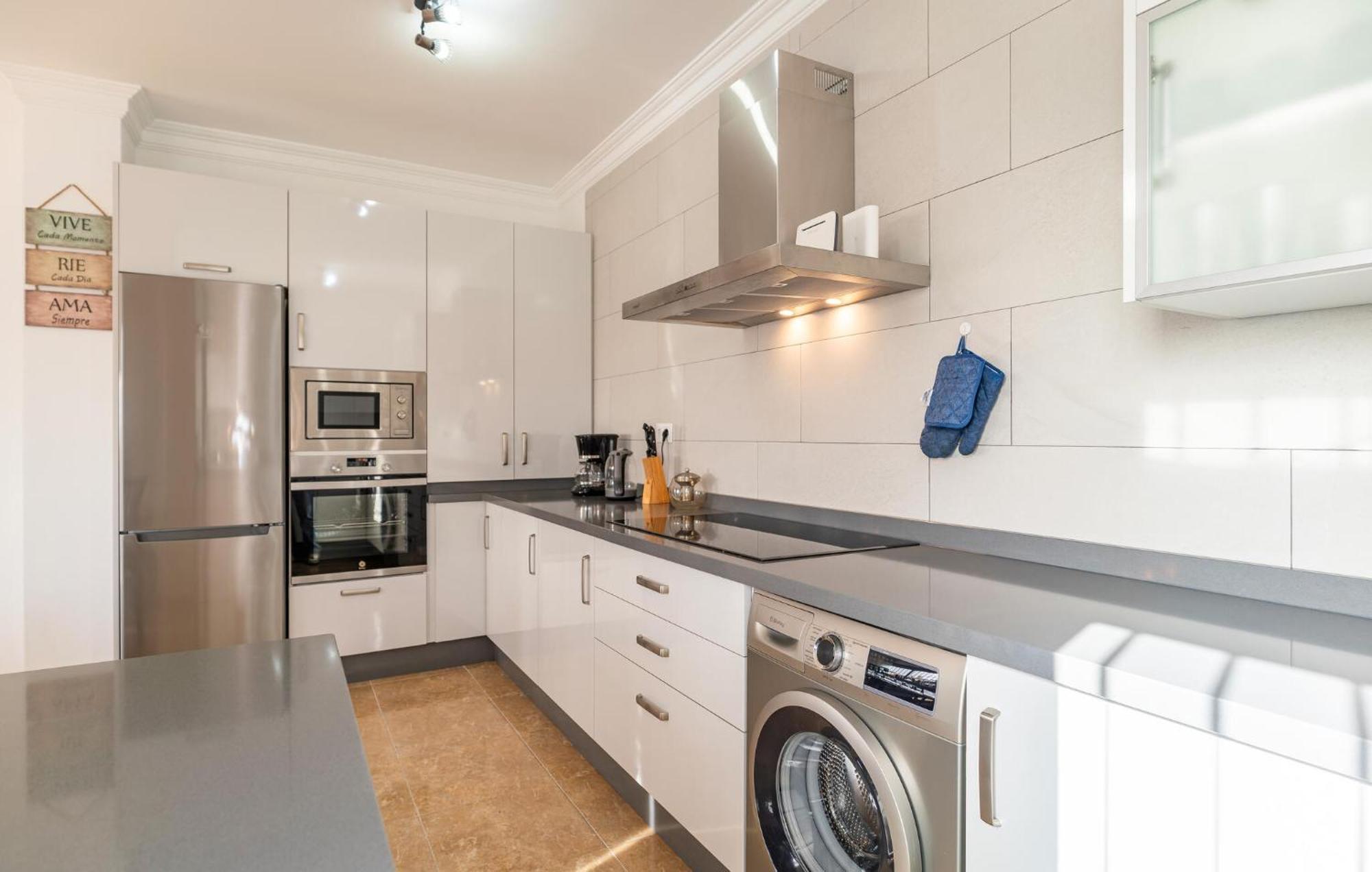 Lovely Home In Benalmadena With Kitchen Ngoại thất bức ảnh